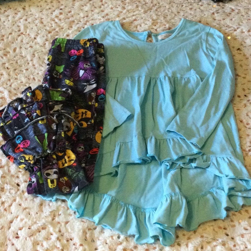 Adorable essentials size 4 high low top & nightmare before Christmas ruffles